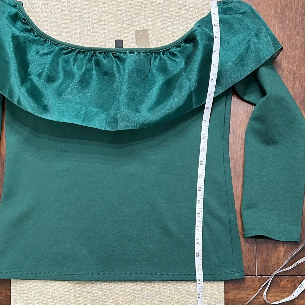 ❤️ J Crew Emerald Off-Shoulder Top